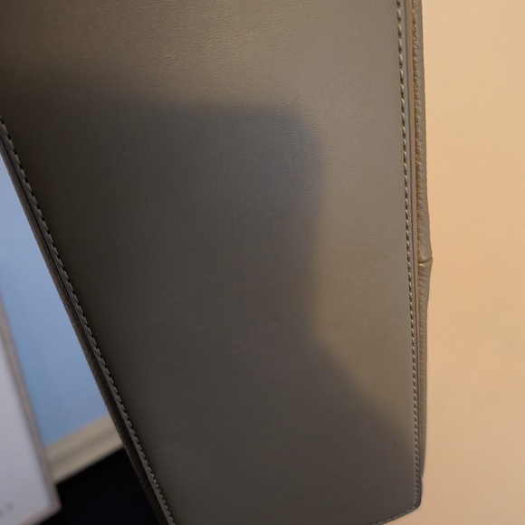 Michael Kors Olive Tote Bag - Picture 5 of 6